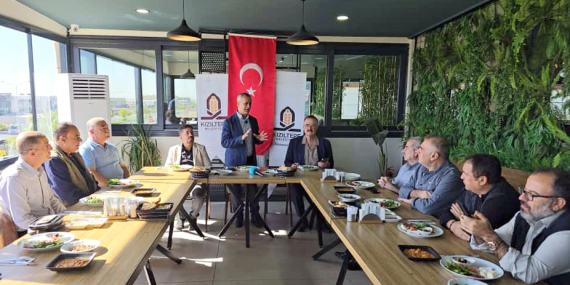 Belediye Başkanı İpek, Basın Mensuplarıyla Bir Araya Geldi