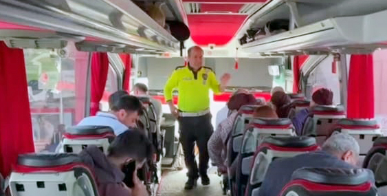 Emniyet kemeri ve trafik kuralları hakkında bilgilendirme yapıldı