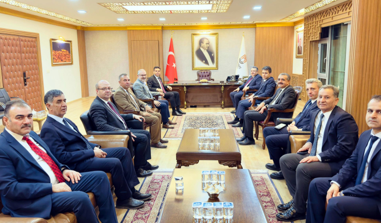 Trabzon Büyükşehir Belediye Başkanı Genç,  Kaymakam Şahin’i Ziyaret Etti