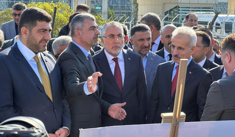 Bakanlar Uraloğlu ve Işıkhan Mardin’de inceleme ve ziyaretlerde bulundu