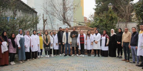 Aşçı ustası kursiyerlerinin uygulamalı eğitimleri sürüyor