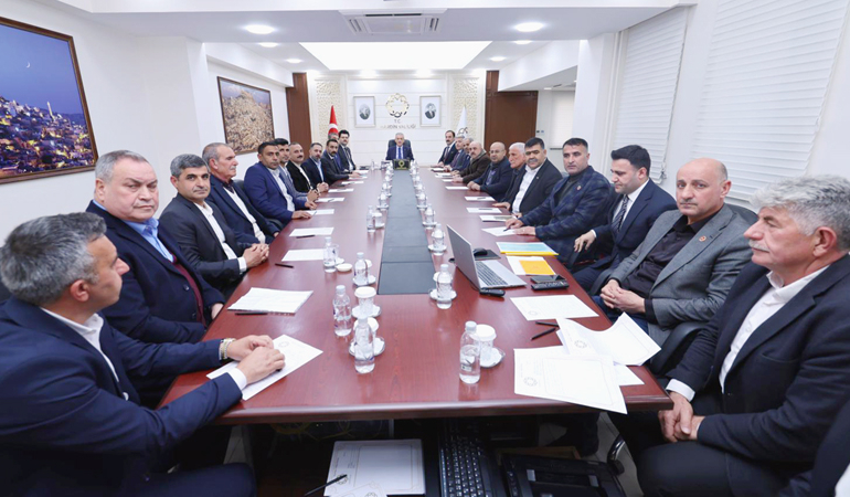 Vali Akkoyun, Muhtarlarla istişare toplantısında bir araya geldi