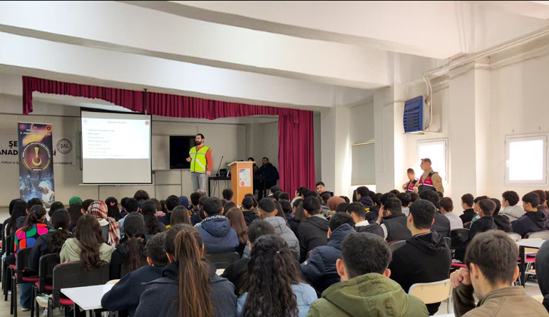 Jandarma Okullarda siber güvenlik eğitimi verdi