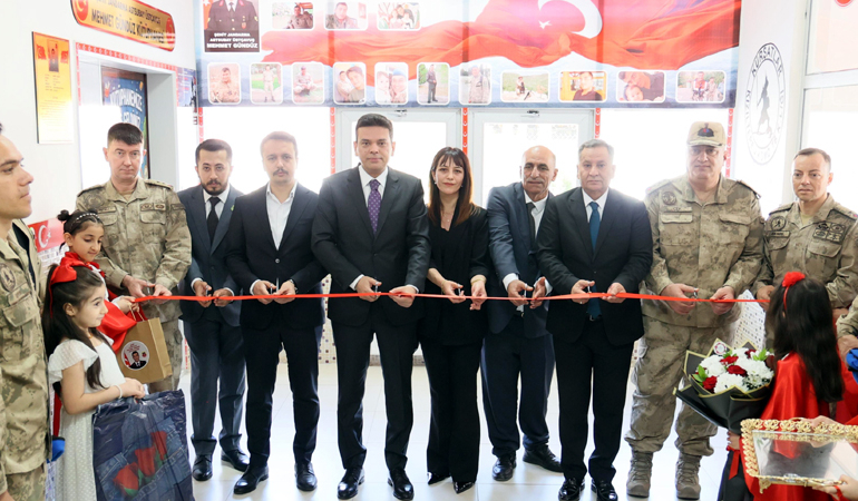 Yenikent İlkokulu Kütüphanesinin açılışı yapıldı
