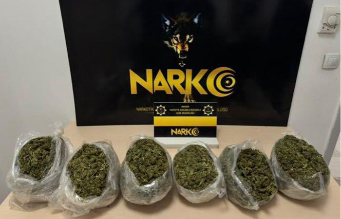Kızıltepe de bir araçta 3 kilo 300 gram skunk ele geçirildi