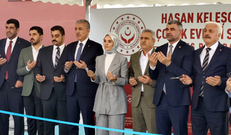 Bakan Göktaş, Hasan Keleşoğlu Çocuk Evleri Sitesinin açılışına katıldı